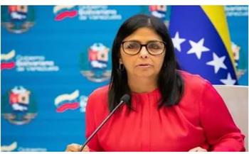 نائبة الرئيس الفنزويلي تؤدي اليمين الدستورية رئيسة مؤقتة للبلاد