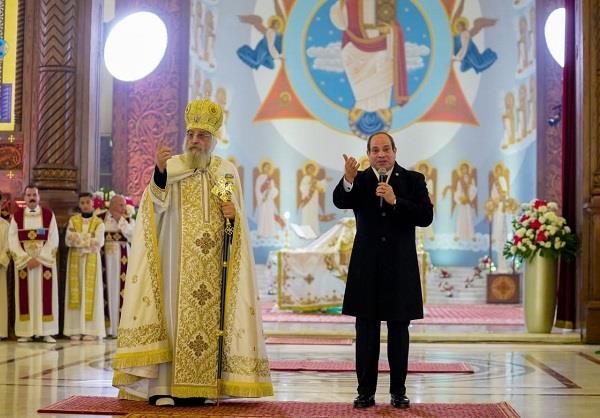 الرئيس السيسي للمصريين: "خليكم دايما مع بعض وأوصيكم بالوحدة والمحبة وعدم السماح بالخلاف"