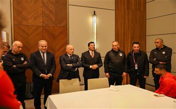 في لقائهم باللاعبين.. وزير الرياضة وأبو ريدة يجتمعون بمنتخب مصر 