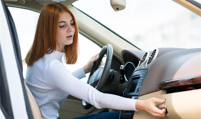 هل تحتفظي بمناديل المطاعم وأكياس التوابل في سيارتك؟.. صفات تكشف شخصيتك