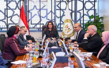 وزيرة التنمية المحلية توجه بسرعة الانتهاء من خطة الاستجابة المتدرجة لإدارة نوبات تلوث الهواء الحادة