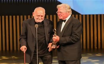 مهرجان القاهرة السينمائي ينعى الأسطورة بيلا تار: وداعًا "فيلسوف الصورة"