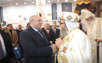 محافظ بني سويف يشهد مراسم قداس عيد الميلاد المجيد خلال زيارته  للكنيسة المطرانية في ببا