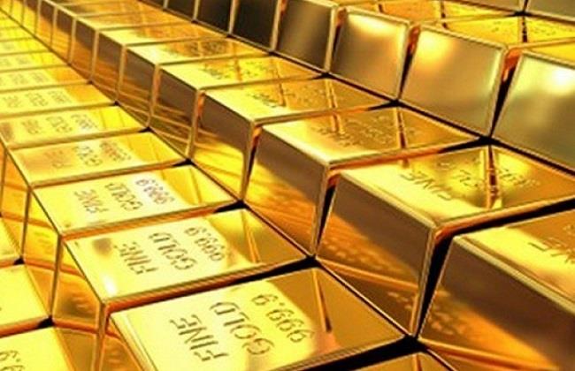 الذهب يتخلى عن مكاسبه مع جني الأرباح وصعود الدولار 