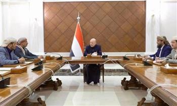 مجلس القيادة الرئاسي اليمني يسقط عضوية "الزبيدي" ويقيل وزيري النقل والتخطيط