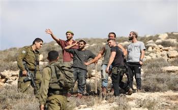 إصابة فلسطينيين اثنين في هجوم للمستوطنين على مرج سيع بين المغير وأبو فلاح شمال شرق رام الله