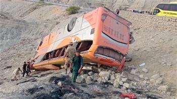 باكستان: مصرع وإصابة العشرات إثر سقوط حافلة ركاب في وادٍ قرب إقليم البنجاب