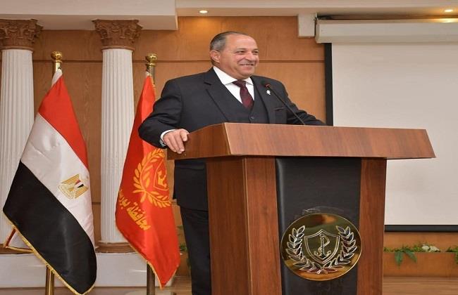 محافظ بورسعيد يهنئ الإخوة الأقباط بعيد الميلاد المجيد