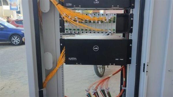 محافظ أسيوط: تشغيل 26 كابينة ذكية وتوصيل الألياف الضوئية لعشرات الآلاف من الخطوط