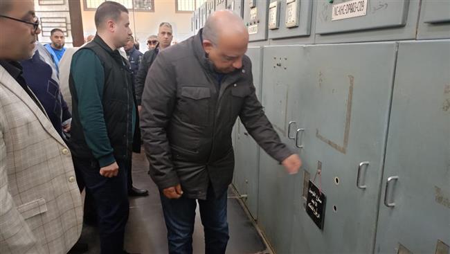 وزير الكهرباء يتفقد إدارة شبكات وإيرادات الخانكة وقطاع المرج والقلج