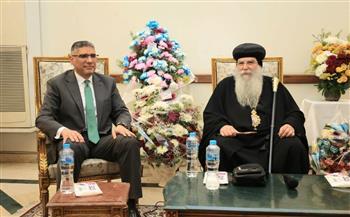 محافظ الجيزة يزور مقر مطرانية شمال الجيزة للتهنئة بعيد الميلاد المجيد