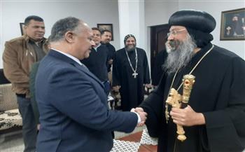 بالإنابة عن محافظ الجيزة.. السكرتير العام يزور مطرانية أطفيح للتهنئة بعيد الميلاد المجيد