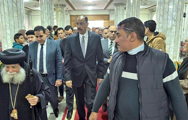 محافظ سوهاج يزور المطرانيات لتقديم التهنئة للأخوة الأقباط بمناسبة عيد الميلاد المجيد