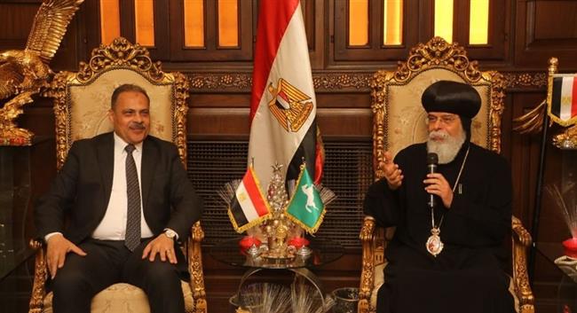 محافظ الشرقية يزور المطرانية والكنيسة الكاثوليكية بالزقازيق لتهنئة الإخوة المسيحيين بعيد الميلاد المجيد