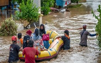إندونيسيا تعلن حالة الطوارئ بعد فيضانات مفاجئة أودت بحياة 16 شخصًا في جزر سولاويزي الشمالية