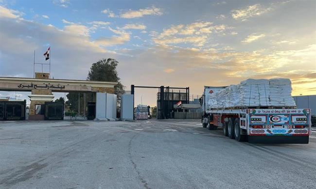 قافلة المساعدات الإنسانية "زاد العزة" الـ112 تدخل إلى الفلسطينيين في قطاع غزة