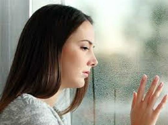 الاكتئاب الشتوي| لماذا تعاني بعض النساء منه.. وما الطرق الفعالة للتعامل معه؟ (خاص)