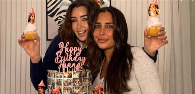 لينا الطهطاوي تحتفل بعيد ميلاد هنا الزاهد 