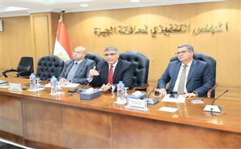 محافظ الجيزة يعقد اجتماعًا موسعًا للوقوف علي آليات تنفيذ المرحلة الأولى من تطوير طريق المنيب/العياط 