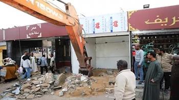 محافظ أسوان يكلف نائبه بقيادة حملة لإزالة الأكشاك العشوائية بمنطقة السيل