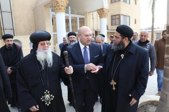 نائب محافظ الجيزة يزور مطرانية الأقباط الأرثوذكس بطموه للتهنئة بعيد الميلاد المجيد