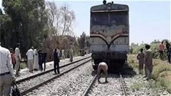 مصرع طالب صدمه قطار الصعيد بالقرب من مزلقان الشعارنة في سوهاج