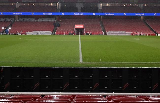 الدوري الإنجليزي.. ملعب الإمارات يتزين لاستضافة موقعة ليفربول وأرسنال  