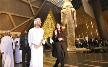 وزير خارجية عُمان يزور المتحف المصري الكبير: صرح يجسد عراقة التاريخ