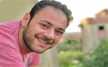 محمد علي رزق يتعرض لحادث سير على طريق الواحات