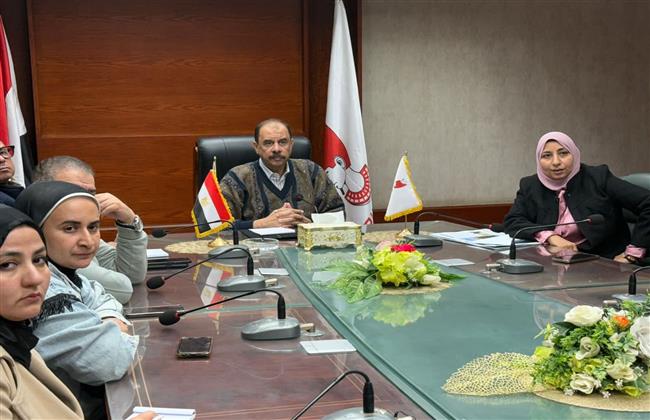 محافظ سوهاج يتابع مقترح التطوير التنفيذي لشارع المحطة وفق الهوية البصرية