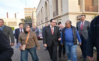 رئيس جامعة القاهرة يتابع الخدمات بالمدينة الجامعية في بين السرايات ويوجه بحلول فورية لملاحظات الطلاب