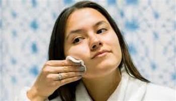 للبشرة الجافة في فصل الشتاء.. روتين مسائي يحافظ على ترطيب جلدك