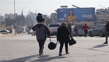  الدفاع المدني في حلب: تم خروج 10 آلاف شخص من حي الشيخ مقصود خلال ساعتين اليوم