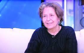 الفنانة حنان يوسف تطلب الدعاء لشقيقها بعد نقله للعناية المركزة