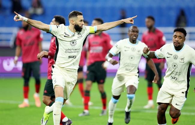 بنزيما يقود "اتحاد جدة" لفوزا عريضا على "الخلود" برباعية في الدوري السعودي  