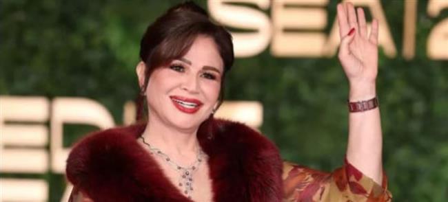 إلهام شاهين تعود إلى السينما بعد 5 سنوات بفيلمي «الحافي» و«حين يكتب الحب»