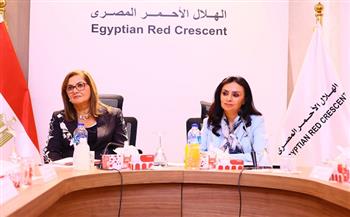 وزيرة التضامن تستقبل مجلس سيدات الأعمال العرب بمقر المركز العام للهلال الأحمر المصري 