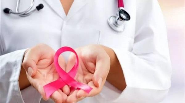 الصحة تقدم.. خطوات الفحص الذاتي للثدي وعلامات تستدعي استشارة الطبيب