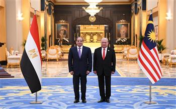 خلال لقاء ملك ماليزيا.. الرئيس السيسي يشيد بالتعاون الثقافي والعلمي بين البلدين| صور