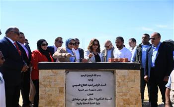 وزيرة التنمية المحلية والبيئة ومحافظ الوادي الجديد تضعان حجر أساس للمجمع الرائد لصناعات التمور بواحة الشوربجي