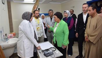 نائب وزير الصحة تتابع تطوير خدمات صحة الأم والطفل بالمنيا ونتائج المرحلة الأولى من حملة «هنتغير علشان ولادنا»