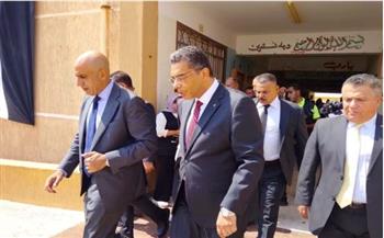 وزير التعليم ومحافظ البحر الأحمر يتفقدان عددا من المدارس بمدينتي حلايب وشلاتين