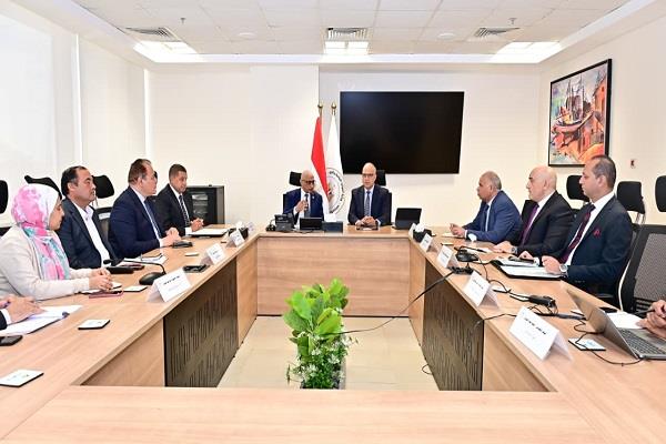 وزير الموارد المائية والري ومحافظ شمال سيناء يبحثان موقف المشروعات المائية بنطاق المحافظة 