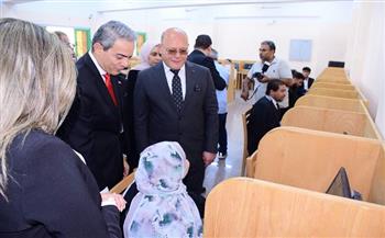 بحضور نقيب الإعلاميين.. جامعة سوهاج تفتتح مركزًا لمواجهة الشائعات والأخبار المضللة