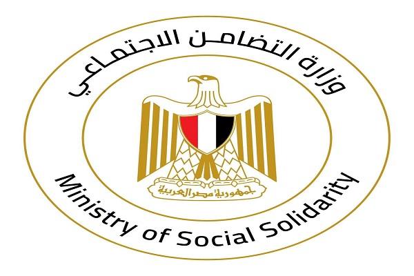 وزيرة التضامن الاجتماعي تتابع تداعيات حادث تصادم سيارتين بالطريق الزراعي في القليوبية