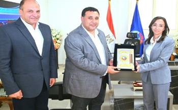 محافظ البحيرة تكرّم أحمد التراس بعد تكليفه برئاسة شركة مياه الشرب والصرف الصحي بمحافظات القناة   