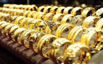 عيار 21 يتراجع 10 جنيهات .. والأونصة تتجاوز 4200 دولار عالميا