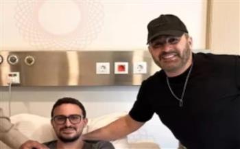 أحمد السقا يساند نجله ياسين بعد نقله إلى المستشفى