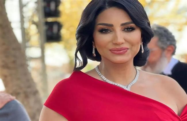 وفاء عامر تتصدر تكريمات مهرجان VS-FILM في دورته الثالثة