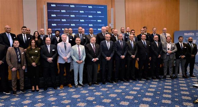 خلال افتتاح أعمال القمة.. وزير الطيران المدني يشارك في جلسة حوارية حول الموازنة بين النمو وأمن الطيران